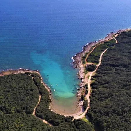 House With A Parking Space Valtura, - 16611 Póla