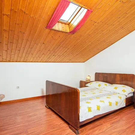 Будинок відпочинку House With A Parking Space Valtura, - 16611 *