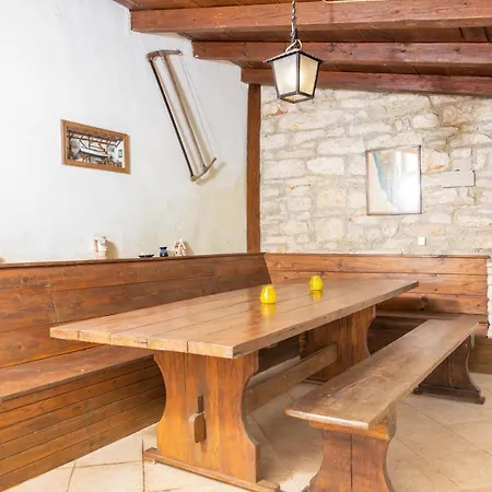 Casa vacanze House With A Parking Space Valtura, - 16611