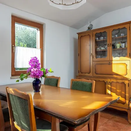 House With A Parking Space Valtura, - 16611 Pola