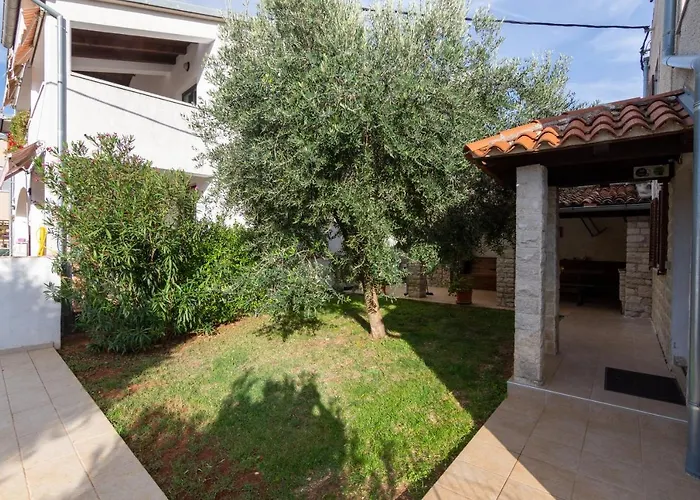Будинок відпочинку House With A Parking Space Valtura, - 16611 *