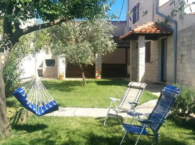 House With A Parking Space Valtura, - 16611 * Pula