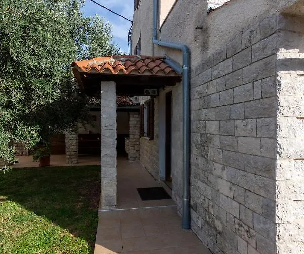 House With A Parking Space Valtura, - 16611 Holiday home