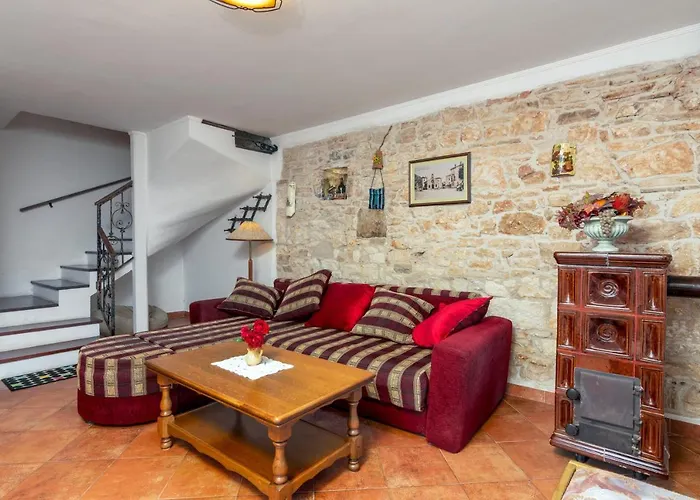 House With A Parking Space Valtura, - 16611