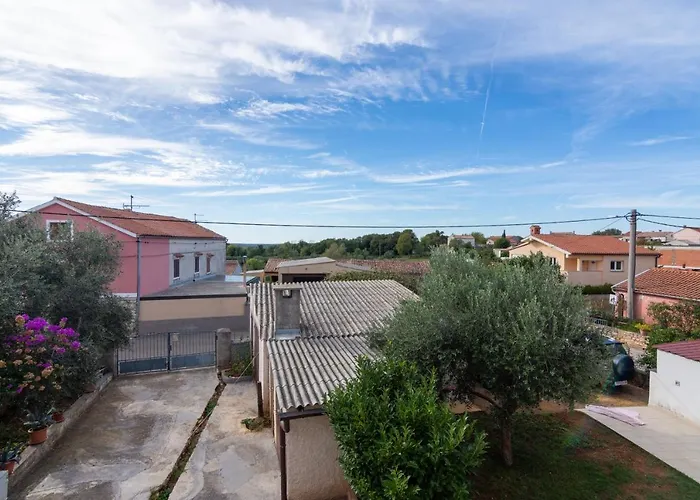 House With A Parking Space Valtura, - 16611 * Pula