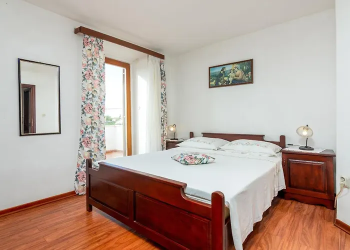 House With A Parking Space Valtura, - 16611